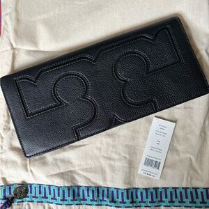 Tory Burch Serif Clutch